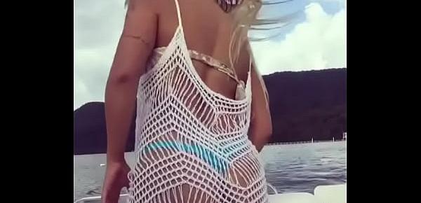  Hot Brazilian Woman Shaking Her Ass
